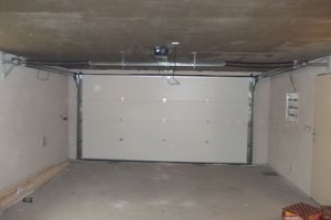 Sekční garážová vrata Delta - Losiná