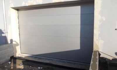 Sekční garážová vrata DELTA - Rokycany