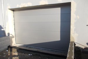 Sekční garážová vrata DELTA - Rokycany
